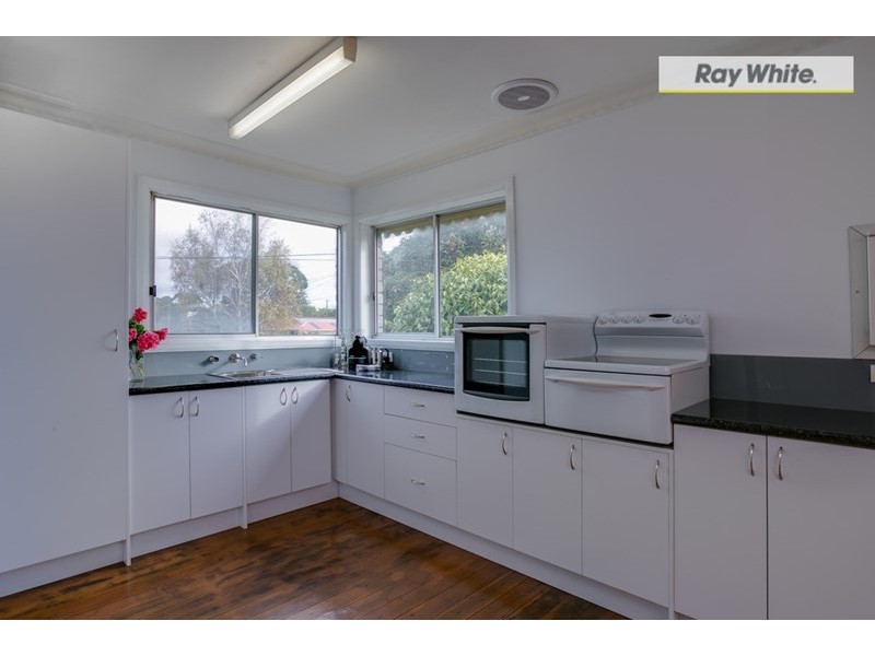 195 Eighth Avenue, Rosebud VIC 3939