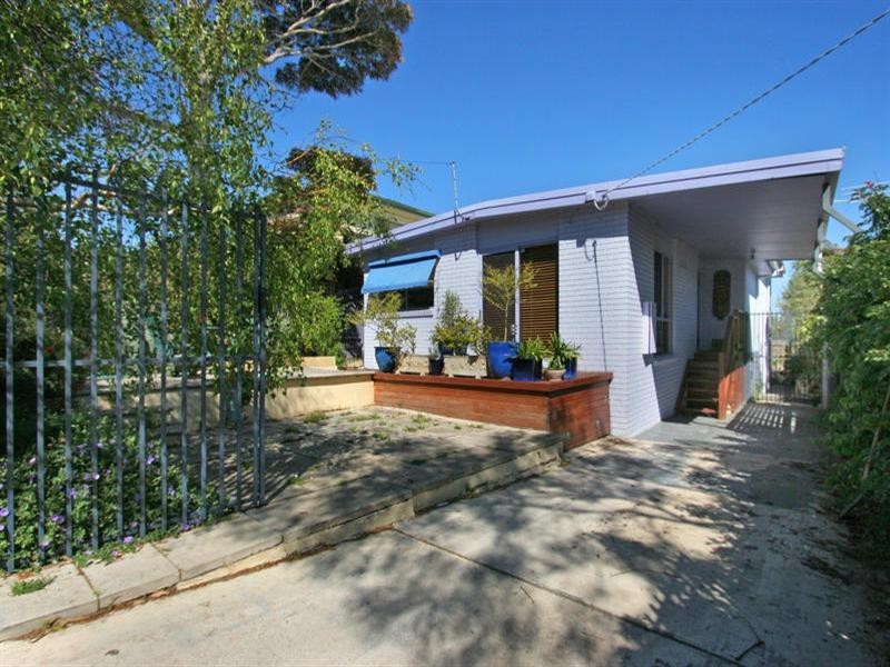 16 Seventh Avenue, Rosebud VIC 3939