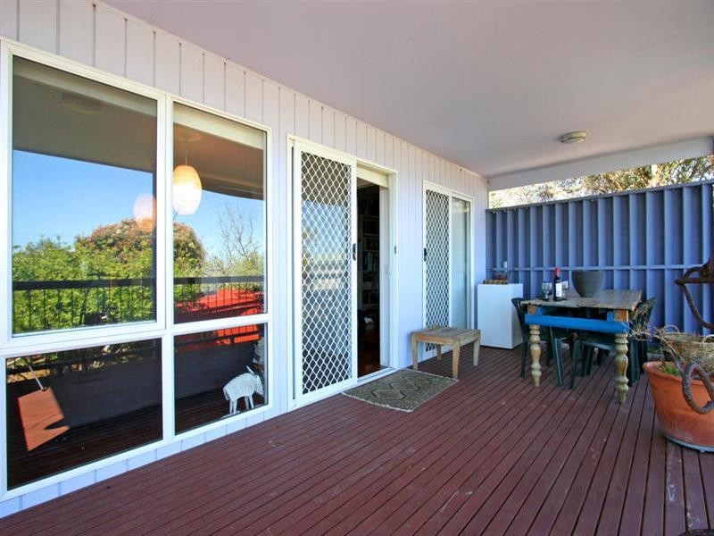 16 Seventh Avenue, Rosebud VIC 3939