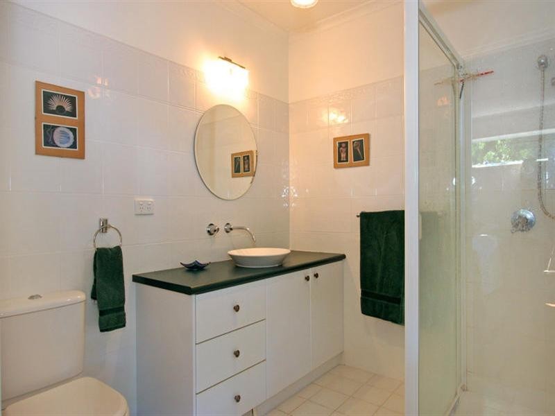 16 Seventh Avenue, Rosebud VIC 3939