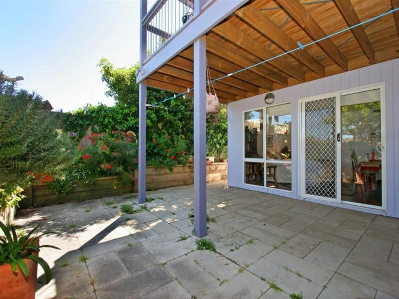 16 Seventh Avenue, Rosebud VIC 3939