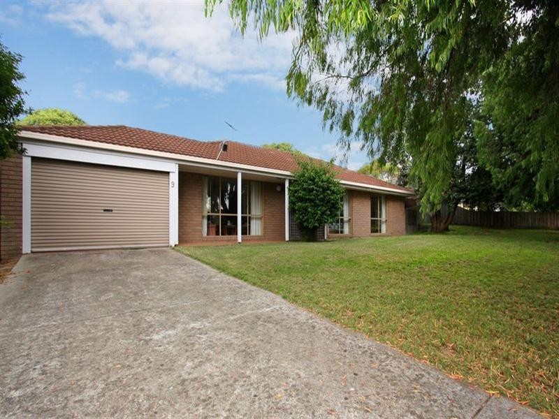 9 Allambi Avenue, Rosebud West VIC 3940