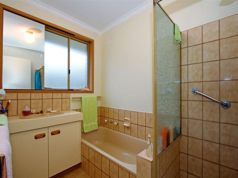 9 Allambi Avenue, Rosebud West VIC 3940