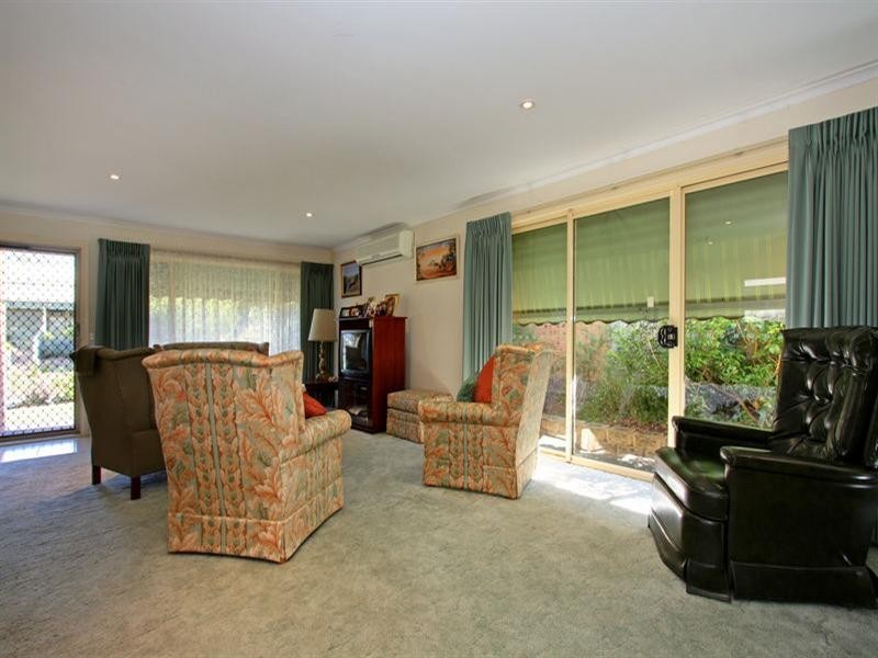 135 Fifth Avenue, Rosebud VIC 3939