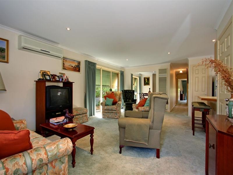 135 Fifth Avenue, Rosebud VIC 3939