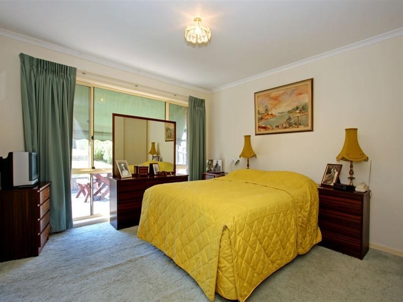 135 Fifth Avenue, Rosebud VIC 3939