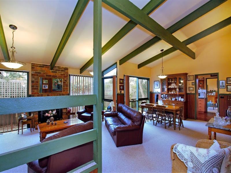 23 Barragowa Drive, Rosebud West VIC 3940