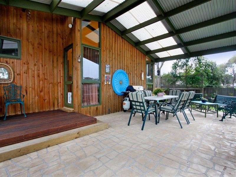 23 Barragowa Drive, Rosebud West VIC 3940