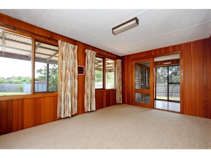 28 Chatfield Avenue, Rosebud West VIC 3940