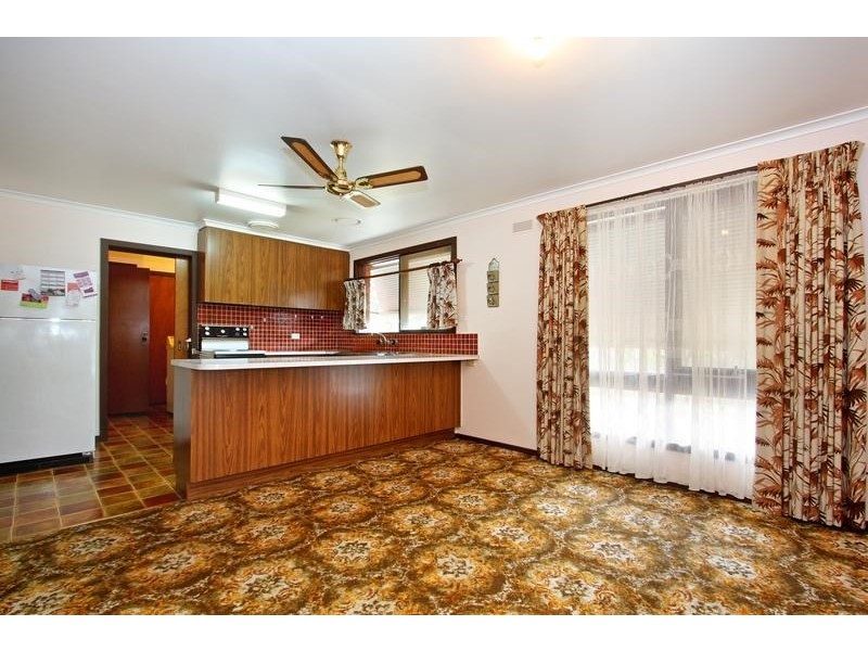 28 Chatfield Avenue, Rosebud West VIC 3940