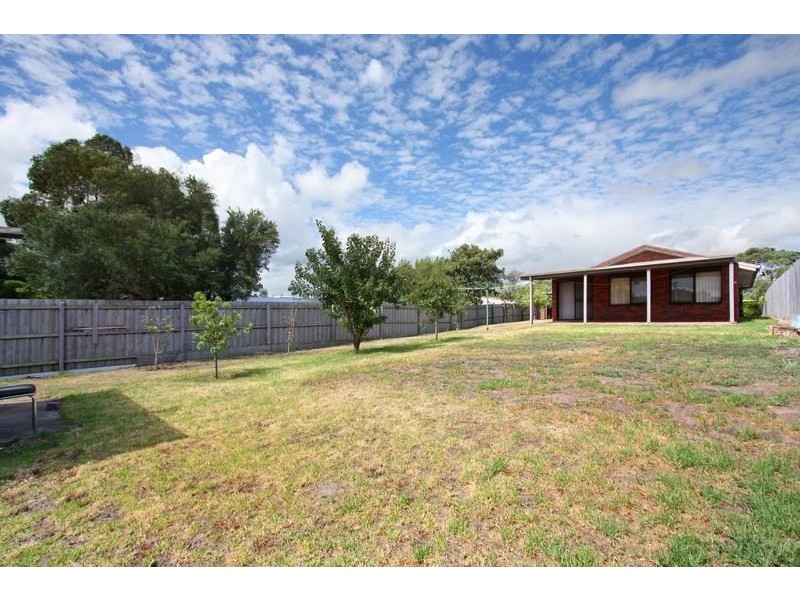 28 Chatfield Avenue, Rosebud West VIC 3940