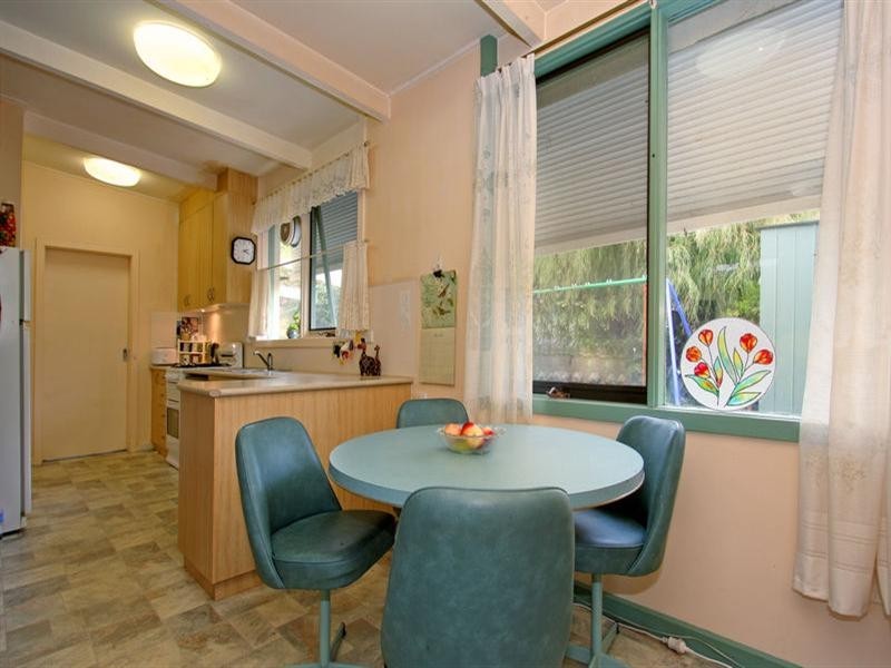 11 Hakea Avenue, Rosebud West VIC 3940