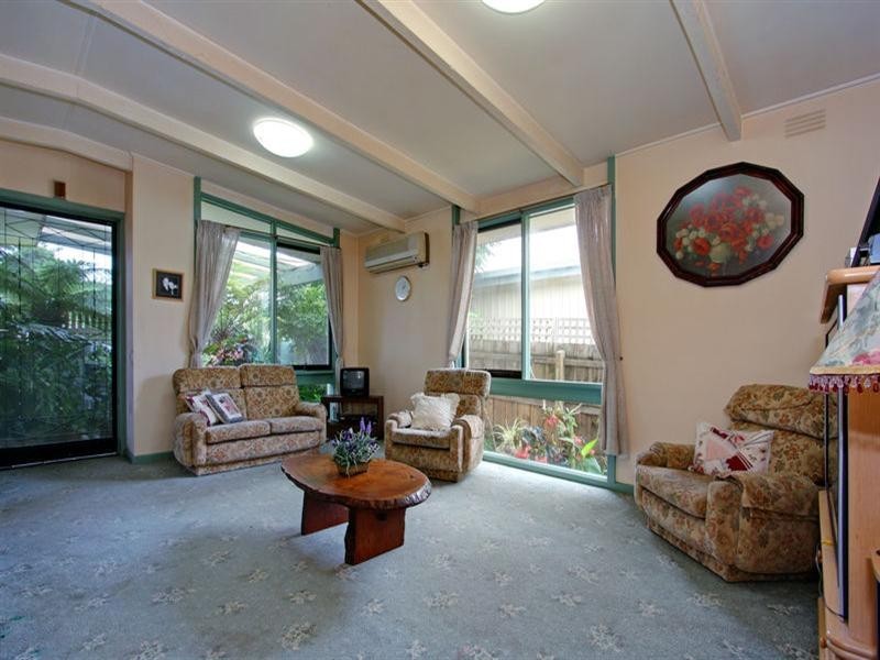 11 Hakea Avenue, Rosebud West VIC 3940