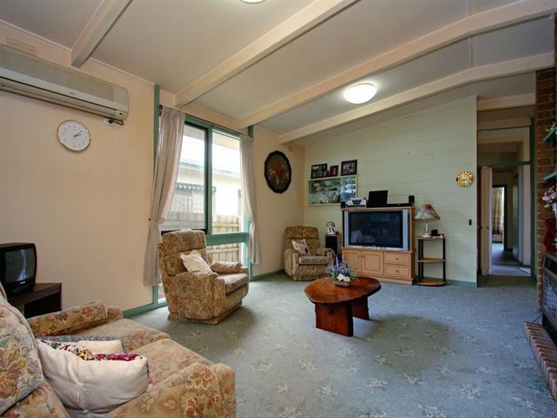 11 Hakea Avenue, Rosebud West VIC 3940