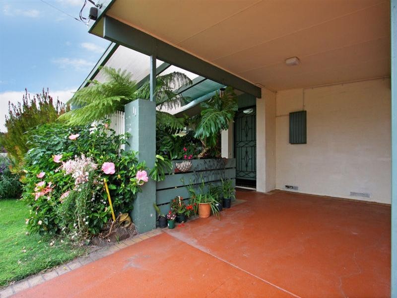 11 Hakea Avenue, Rosebud West VIC 3940