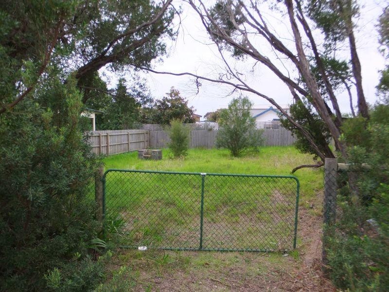 19 Staughton Avenue, Rosebud VIC 3939