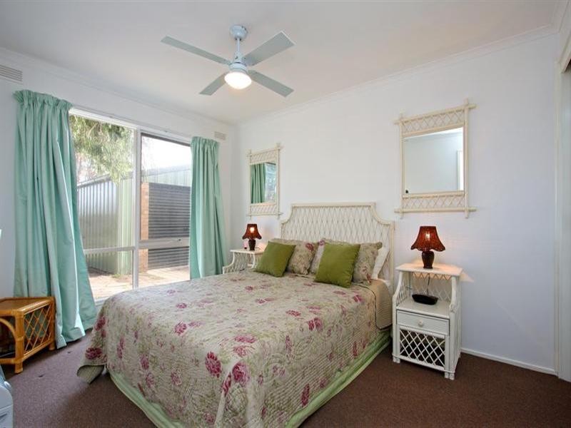 16 Second Avenue, Rosebud VIC 3939