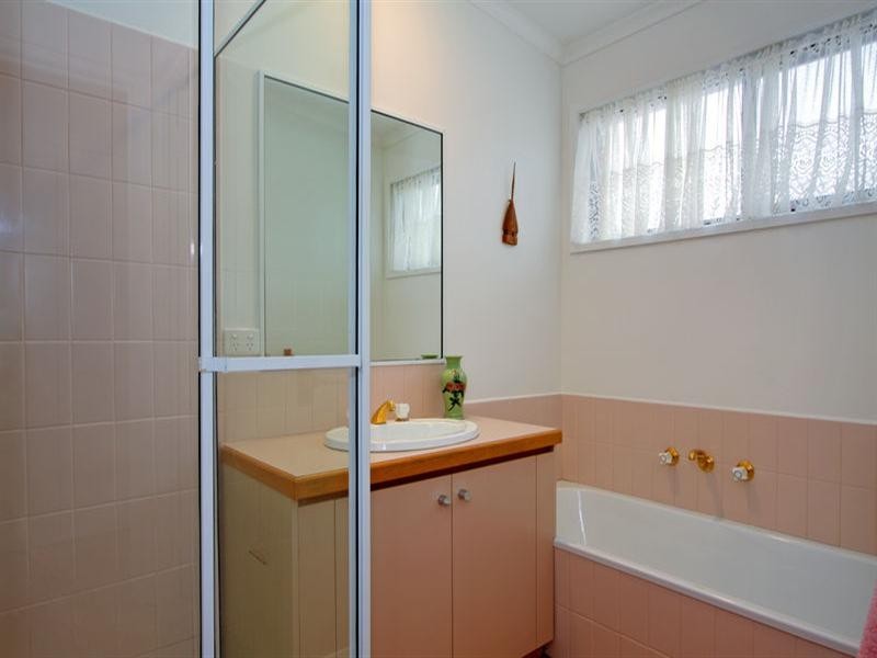 96 Fifth Avenue, Rosebud VIC 3939