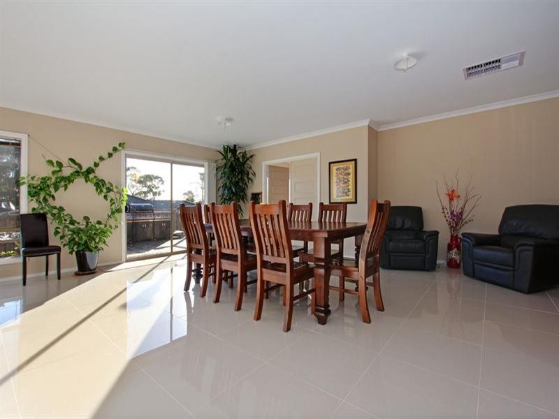 3 Crestwood Drive, Rosebud VIC 3939