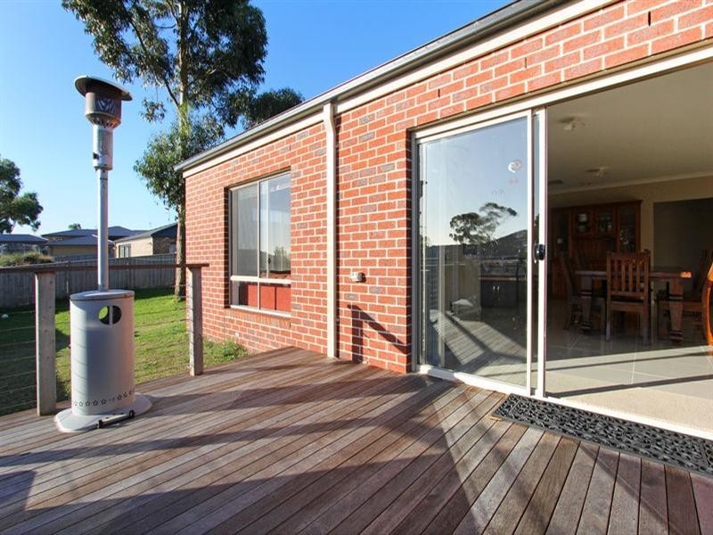 3 Crestwood Drive, Rosebud VIC 3939