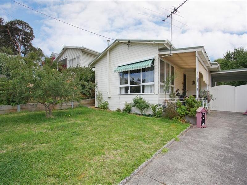 68 Fourth Avenue, Rosebud VIC 3939