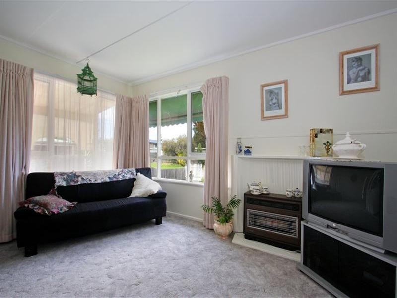 68 Fourth Avenue, Rosebud VIC 3939