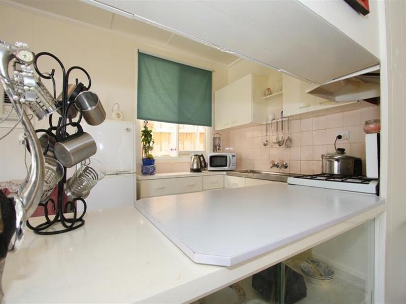 68 Fourth Avenue, Rosebud VIC 3939