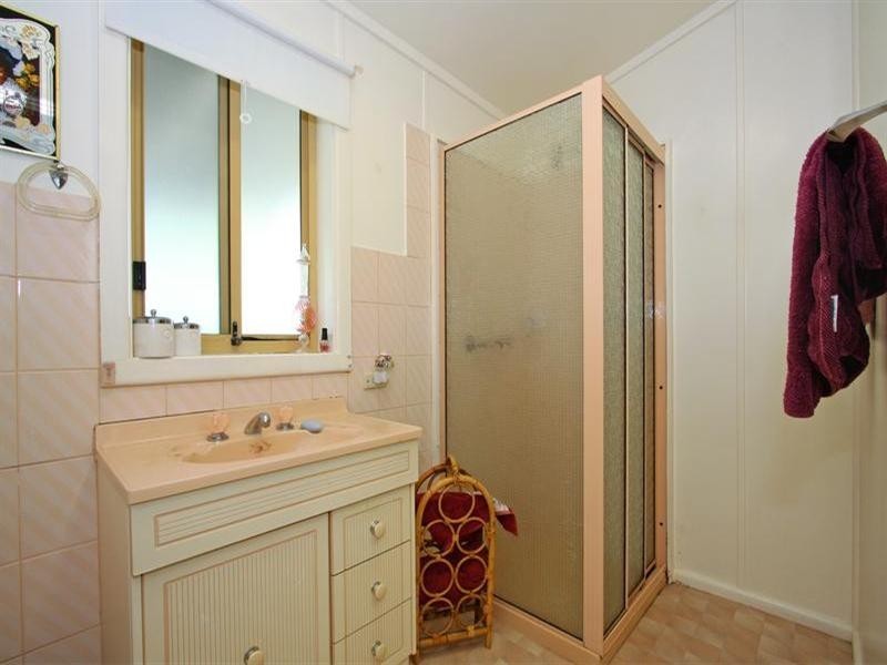 68 Fourth Avenue, Rosebud VIC 3939