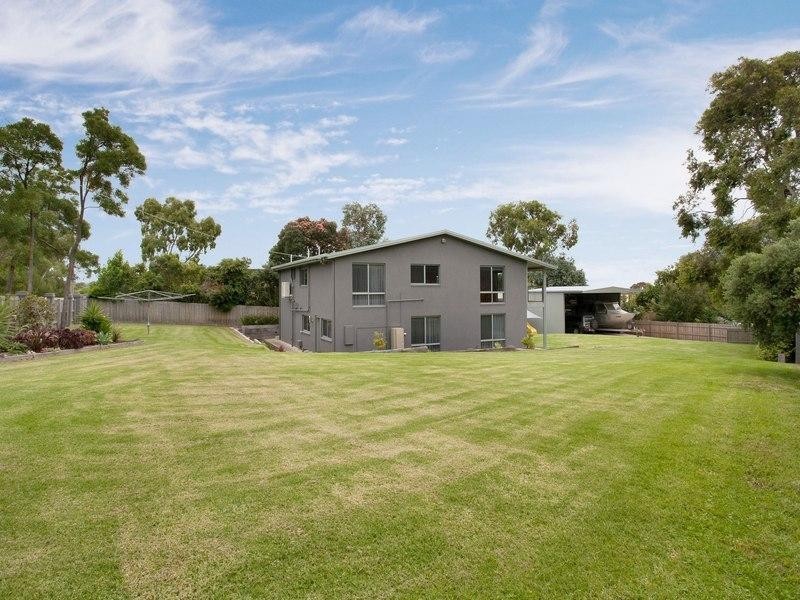 18 Hillman Avenue, Mccrae VIC 3938