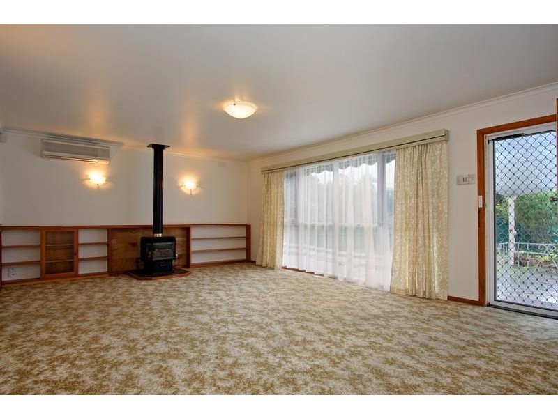 69 Broadway, Rosebud West VIC 3940