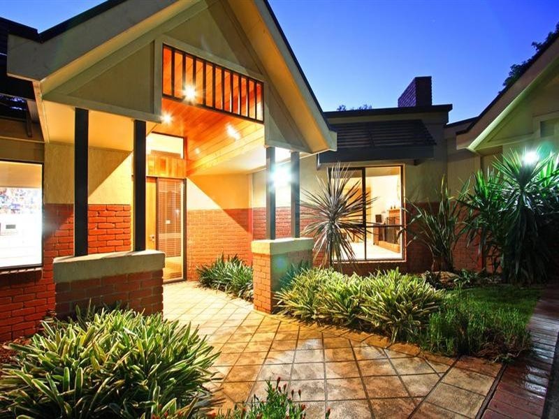 4 Parattah Court, Rosebud VIC 3939