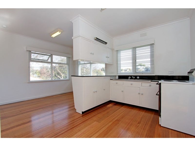 84 Sixth Avenue, Rosebud VIC 3939