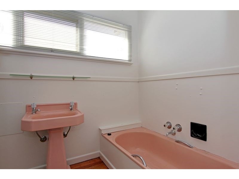 84 Sixth Avenue, Rosebud VIC 3939