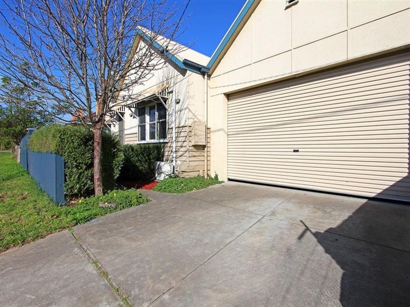 1a Moorfield Avenue, Rosebud VIC 3939