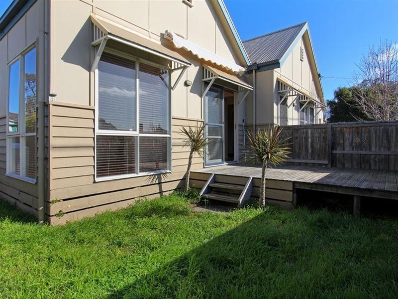 1a Moorfield Avenue, Rosebud VIC 3939
