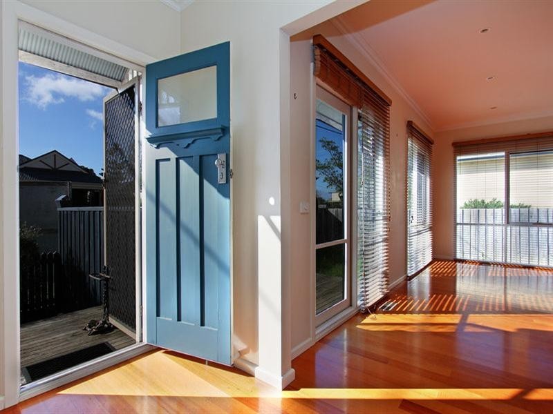 1a Moorfield Avenue, Rosebud VIC 3939