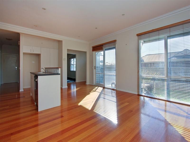 1a Moorfield Avenue, Rosebud VIC 3939