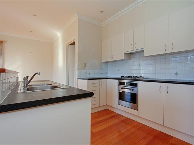 1a Moorfield Avenue, Rosebud VIC 3939