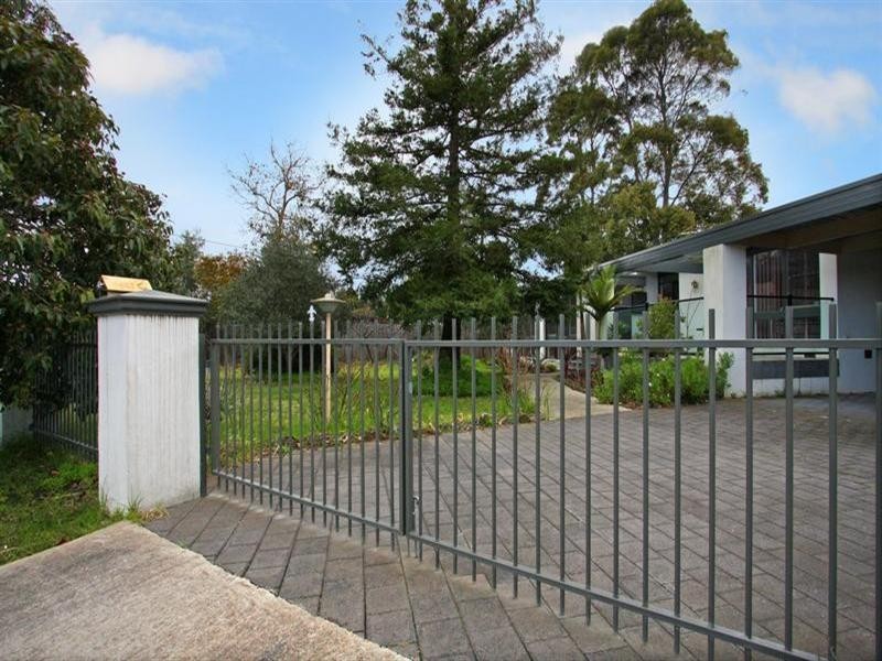 24 Woodvale Grove, Rosebud VIC 3939