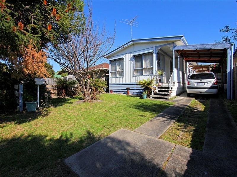130 Seventh Avenue, Rosebud VIC 3939