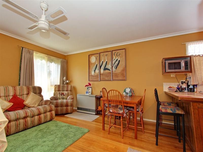 130 Seventh Avenue, Rosebud VIC 3939