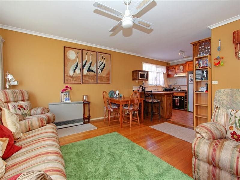 130 Seventh Avenue, Rosebud VIC 3939