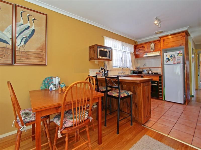 130 Seventh Avenue, Rosebud VIC 3939