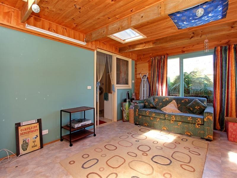 130 Seventh Avenue, Rosebud VIC 3939