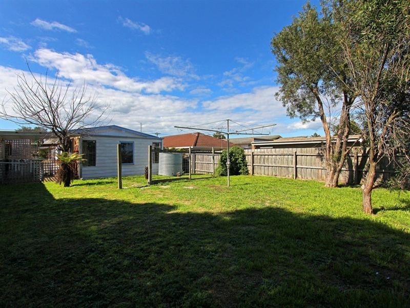 130 Seventh Avenue, Rosebud VIC 3939
