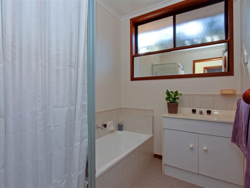 158 Ninth Avenue, Rosebud VIC 3939