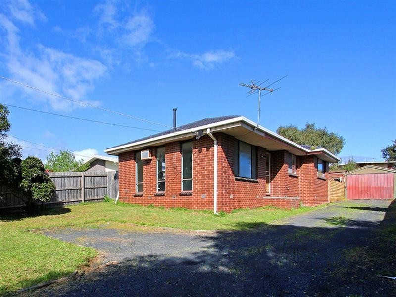 17 Hakea Avenue, Rosebud West VIC 3940