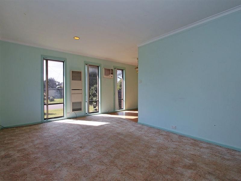 17 Hakea Avenue, Rosebud West VIC 3940