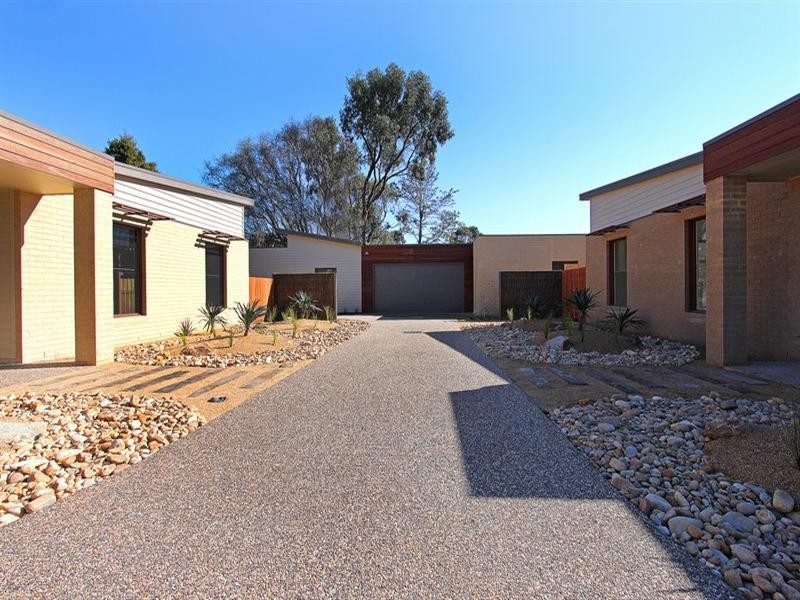 3,5 and 7 Karawa Close, Rosebud West VIC 3940