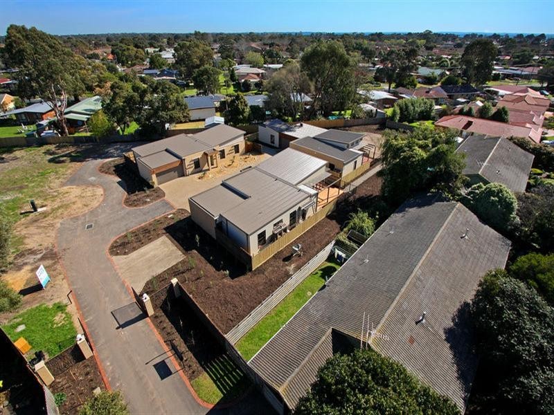 3,5 and 7 Karawa Close, Rosebud West VIC 3940